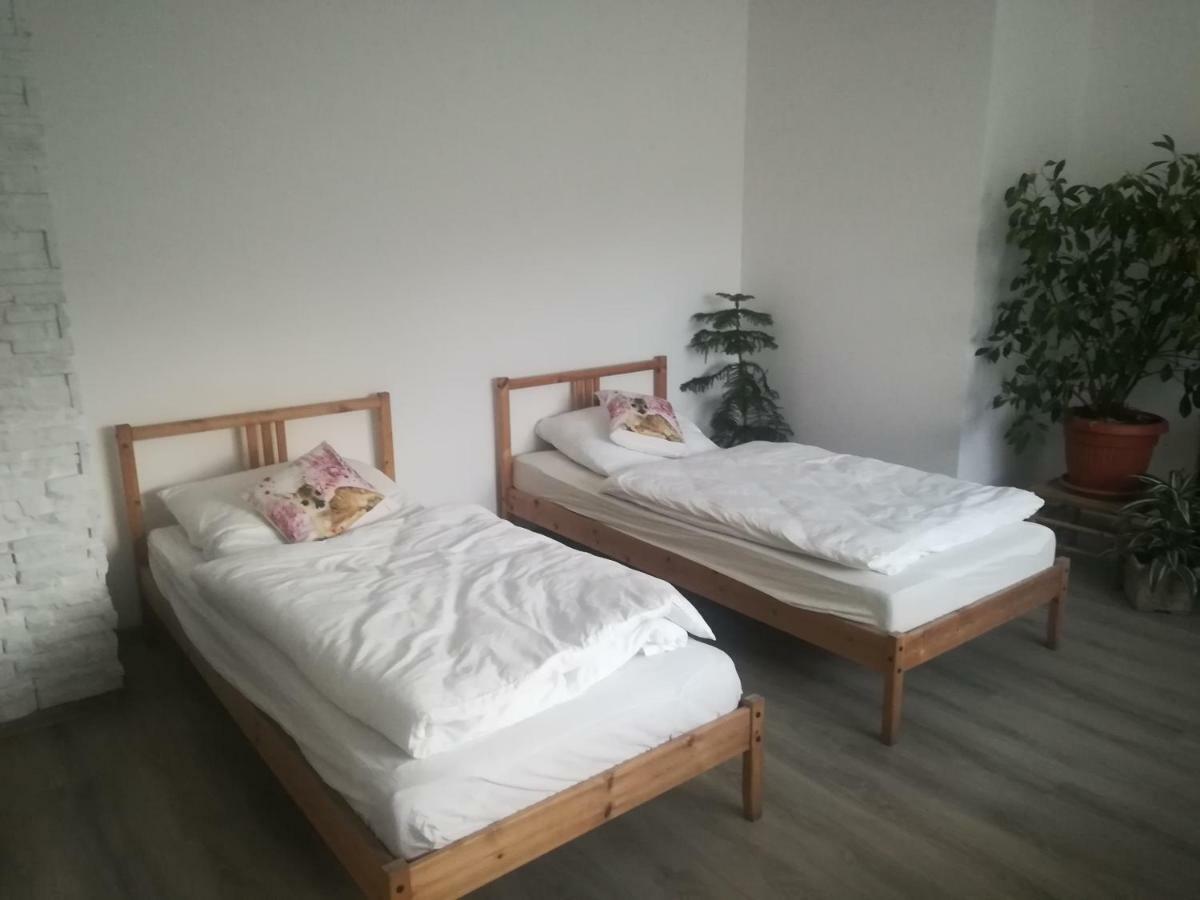 Dziewanna Lägenhet Brzeziniec Exteriör bild